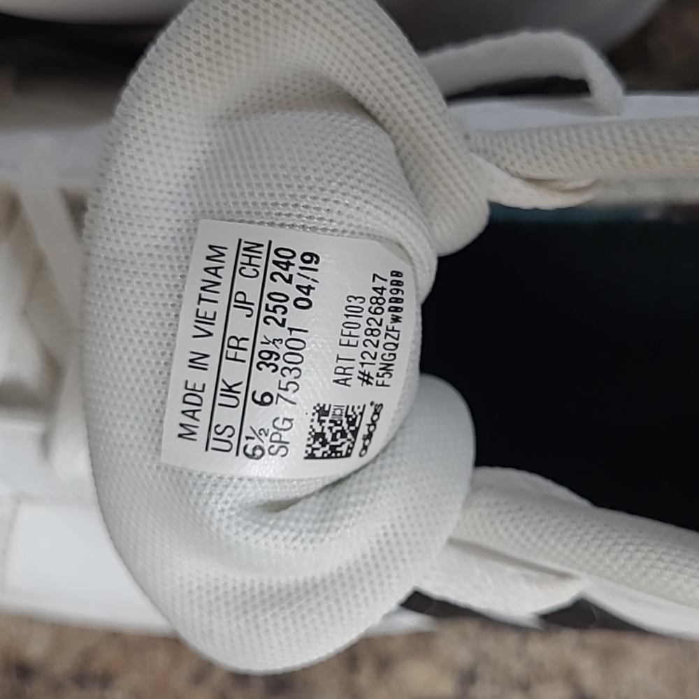 Classic Adidas Leather Sneakers - Picture 5 of 10